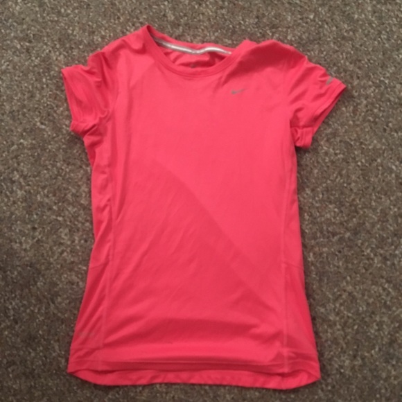 Nike dri-fit workout top - Picture 2 of 2